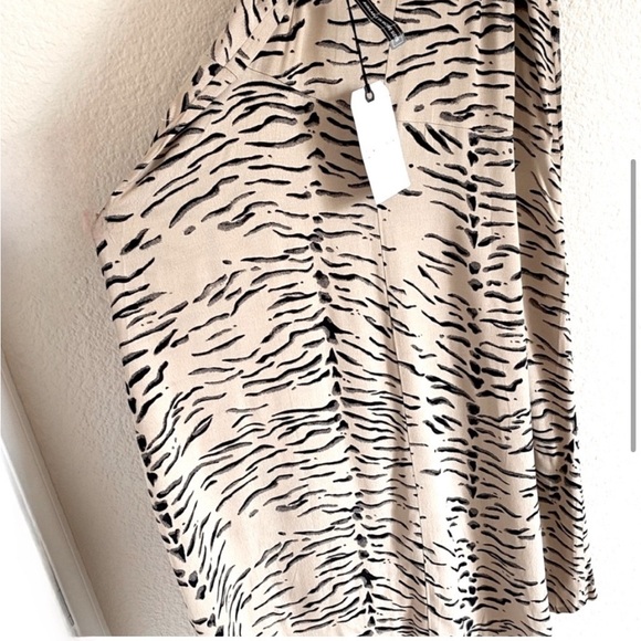 LEITH Leopard Print Flowy Midi Skirt - Tan -Size S NWT + Sold Out in Stores! - Picture 4 of 5